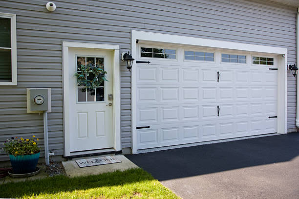 24/7 Emergency Garage Door Panel Replacement experts in Gaines County County, TX